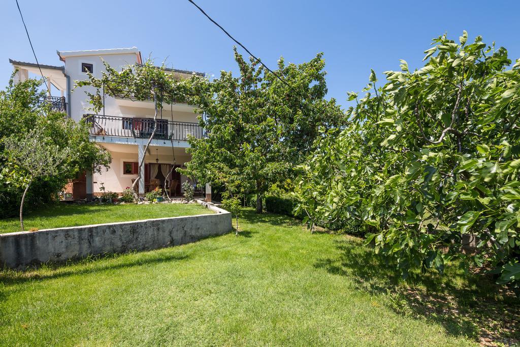 Apartments Beata Маріна Екстер'єр фото